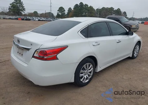 2015 Nissan Altima 2.5 S z USA, uszkodzony, nr VIN 1N4AL3AP4FN404381
